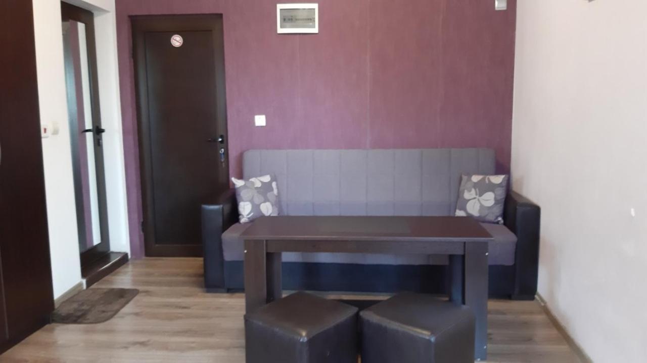 Guest House Bulgari Kazanlŭk Exteriör bild